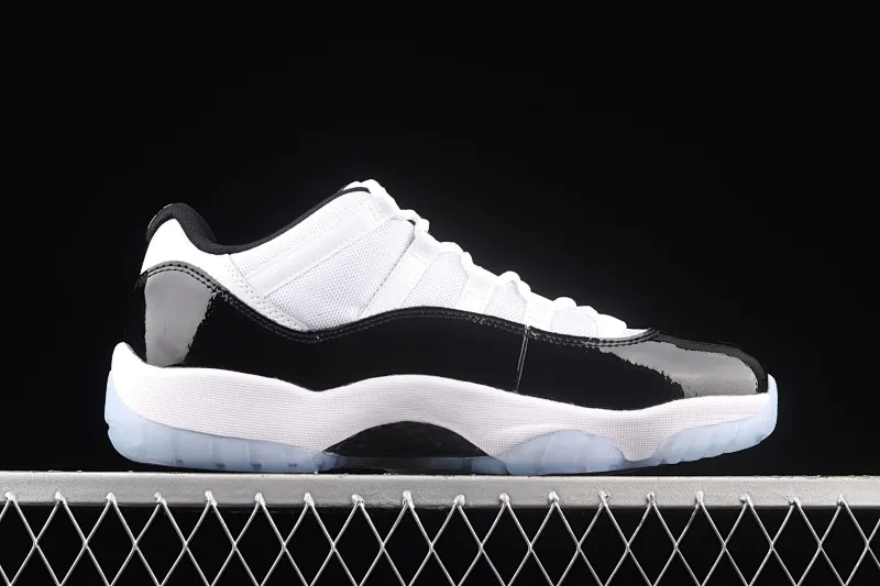 All Categories Air Jordan Jordan Series Basketball Shoes Air Jordan 11 Pure Original Version Air Jordan 11 Low "Concord" AJ11 Concord White Black Original Label Real Carbon Fiber Low-top Basketball Shoes 528895-153